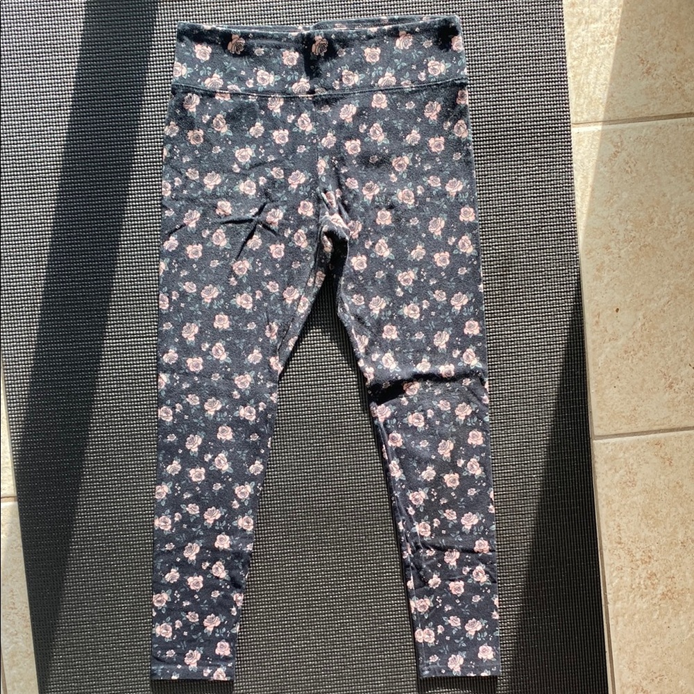 Wild Fable Floral Print Leggings - Black and Pink